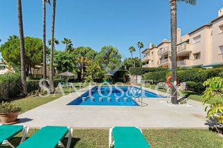 Piso en venta en Los Naranjos - Las Brisas en Marbella