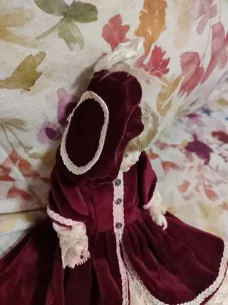 Muñeca de porcelana antigua
