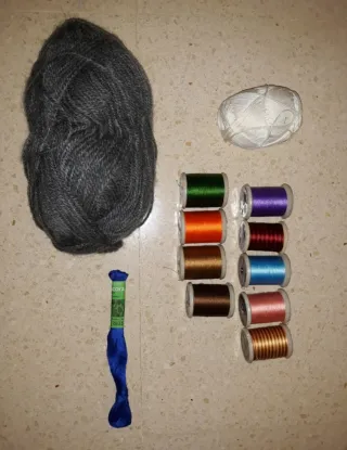 Lote Hilos Coser y Bordar Varios Colores