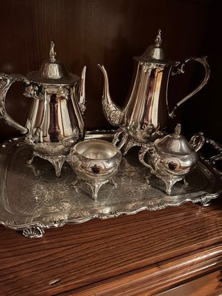 Juego de té de metal plateado