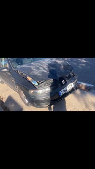 SEAT LEON funciona perfectament solo cambiar chapa