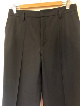 Pantalón negro favorecedor