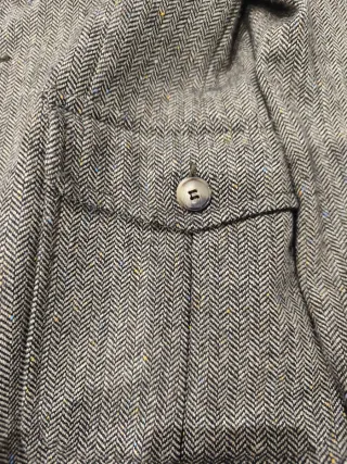 Americana espiga marrón y gris