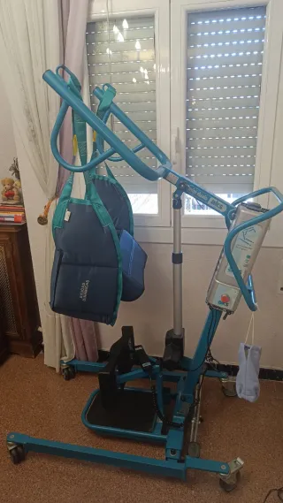 Grua ortopédica bipedestación, elevación, traslado