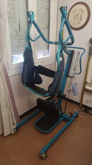 Grua ortopédica bipedestación, elevación, traslado