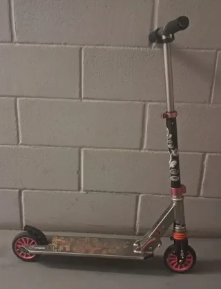 Patinete Oxelo rosa y negro