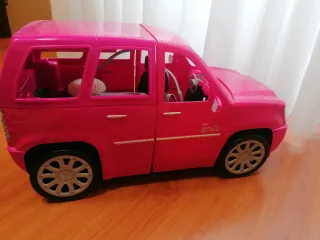 Furgoneta Barbie con muñecas