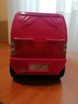 Furgoneta Barbie con muñecas