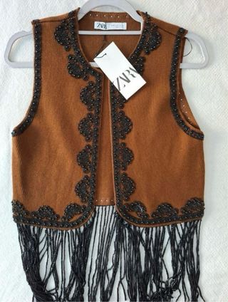 Chaleco Zara flecos abalorios marrón