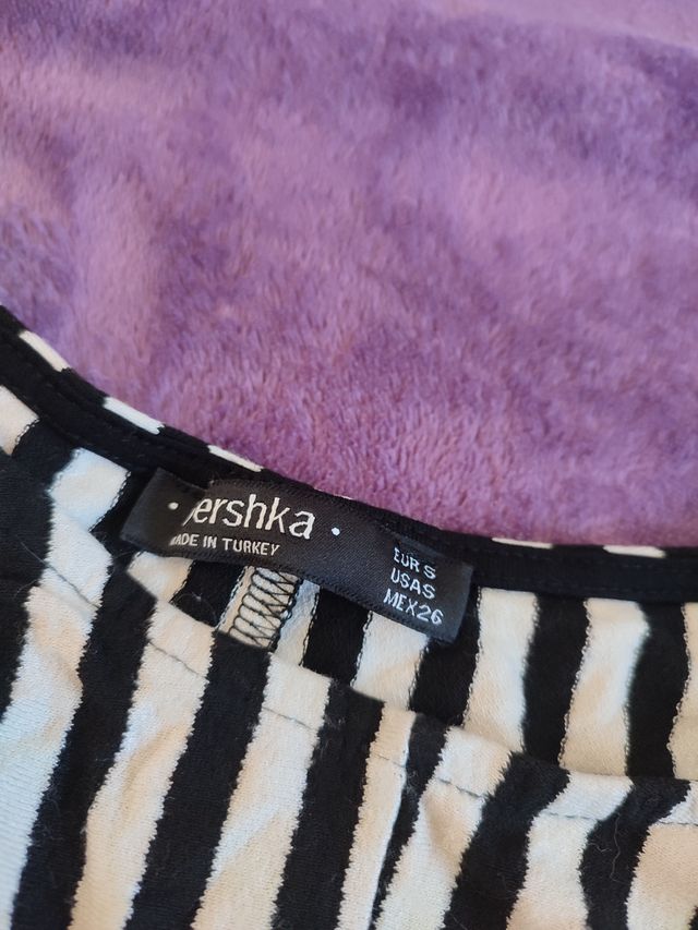 Vestido de rayas blanco y negro