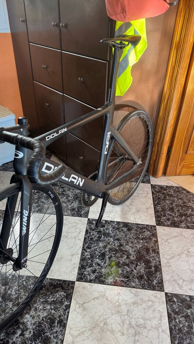 Dolan DF4 Talla 57 + manillar 3T