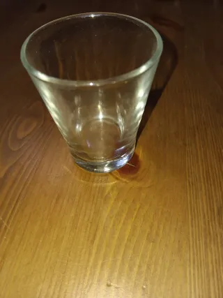 Bicchieri shot con dettagli oro