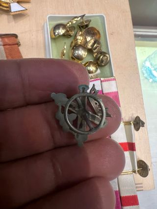 Lote de condecoraciones y pasadores