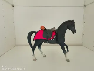 Caballo Madelman con accesorios