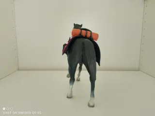 Caballo Madelman con accesorios