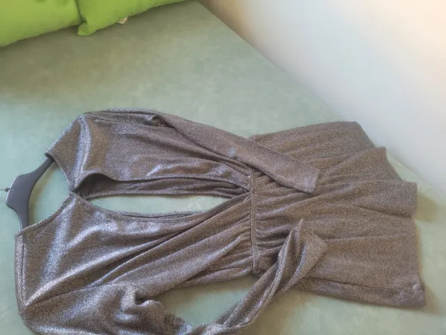 Mono corto plateado fiesta.