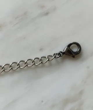 Choker pelle vintage marrone con dettagli oro