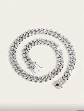 Cadena cubana plateada con diamantes