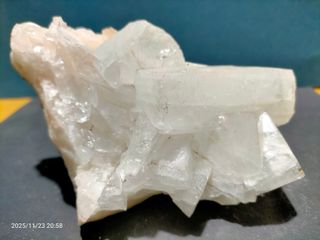 APOFILITE E ESTILBITA MINERALI, POONA, INDIA