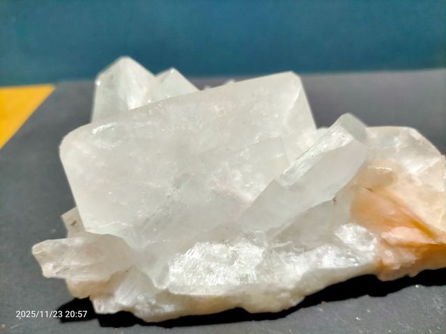 APOFILITE E ESTILBITA MINERALI, POONA, INDIA