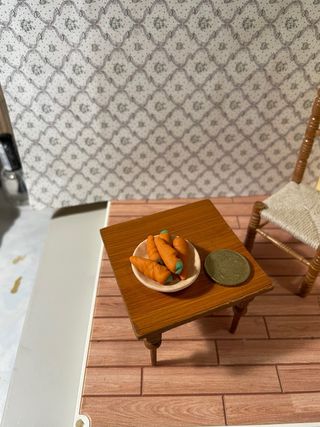 Piatto carote per casa delle bambole