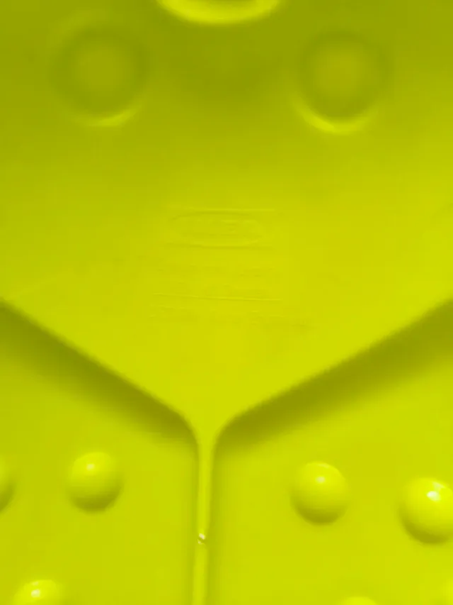 Lámpara infantil mariquita verde IKEA