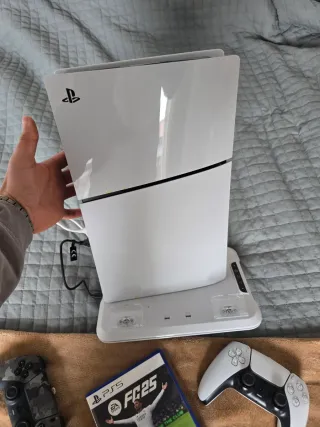 Ps5 1TB + 2 Mandos + FIFA 25