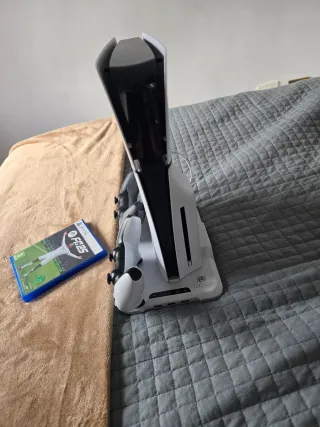 Ps5 1TB + 2 Mandos + FIFA 25