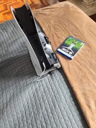 Ps5 1TB + 2 Mandos + FIFA 25