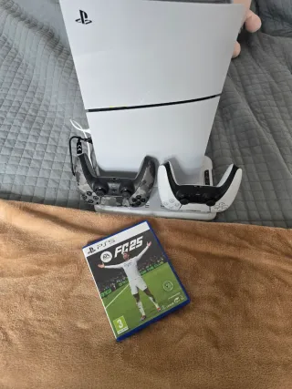 Ps5 1TB + 2 Mandos + FIFA 25