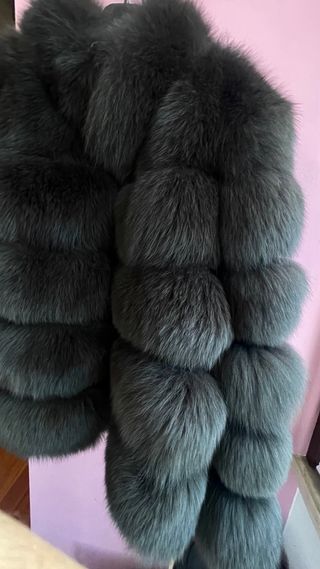 Pelliccia di volpe colore grigio scuro taglia S/M,