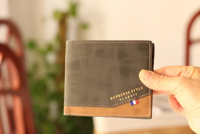 Cartera de hombre estilo clásico.