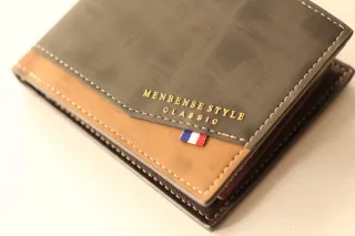 Cartera de hombre estilo clásico.