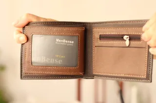 Cartera de hombre estilo clásico.