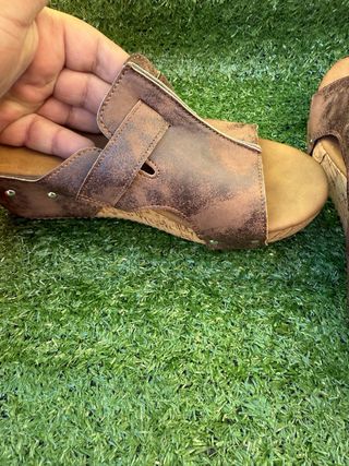 Zuecos Marrones con Tachuelas talla 37 nuevos