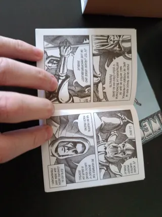 4 Minicomics  Autsaider MARRÓN Y NEGRO