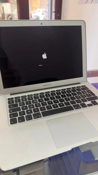 MacBook Air 2017 128GB Plata 8GB RAM