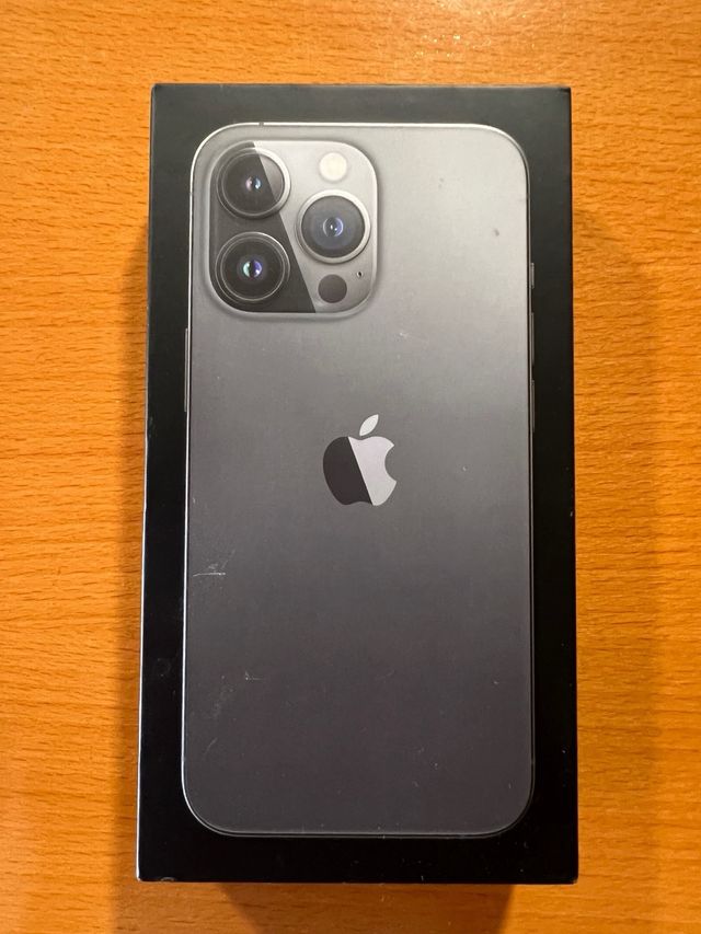 iPhone 13 Pro 256GB Space Gray en perfecto estado.