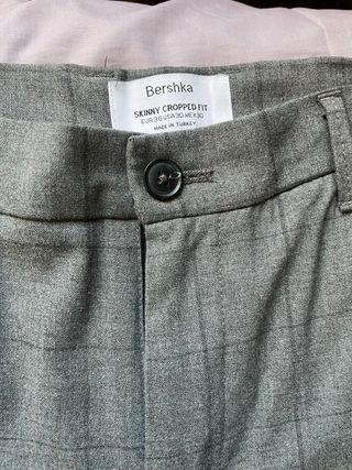 Pantalón de vestir Bershka gris a cuadros