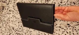 Funda con teclado negro