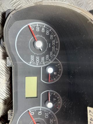 CUADRO INSTRUMENTOS FIAT PUNTO 2004