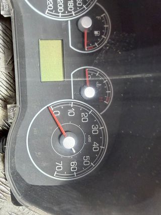 CUADRO INSTRUMENTOS FIAT PUNTO 2004