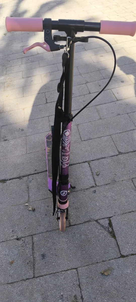 Patinete púrpura Decathlon