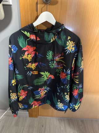 Chubasquero estampado floral