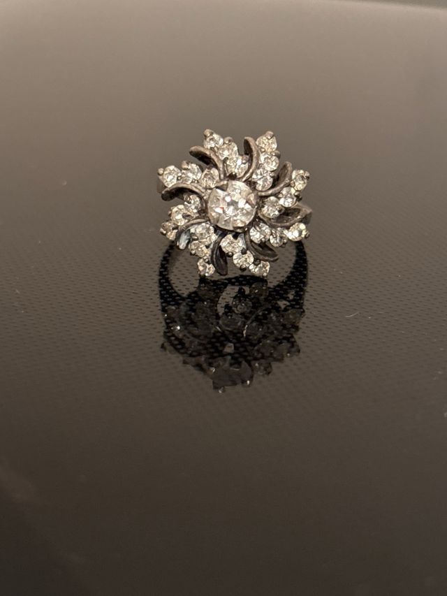 Anillo de plata con piedras