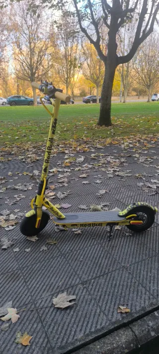 Patinete Eléctrico Xiaomi Red Bull KTM