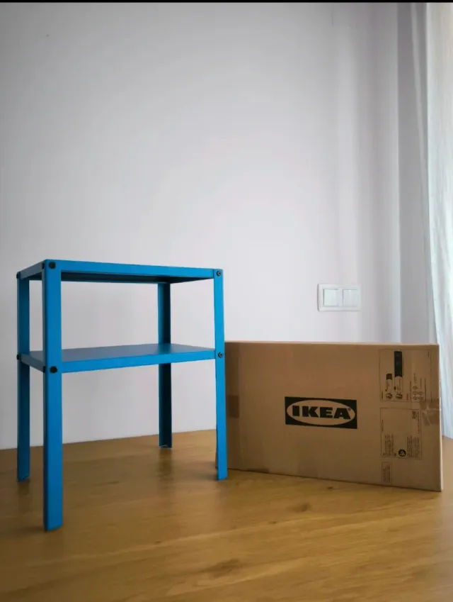 Mesa auxiliar KNARREVIK IKEA azul