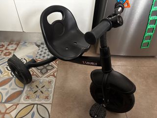 Triciclo infantil Lovely negro, con timbre