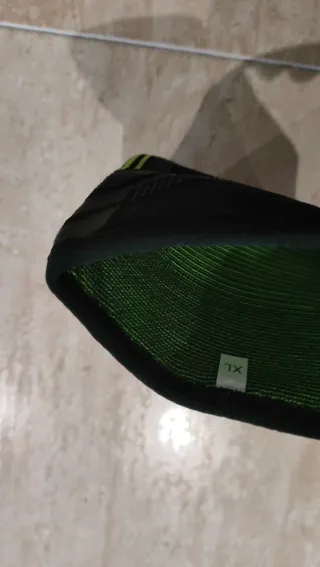 Codera/Rodillera Deportiva Negra y Verde