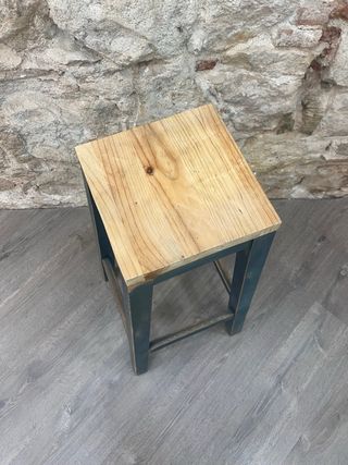 Taburete de madera maciza vintage